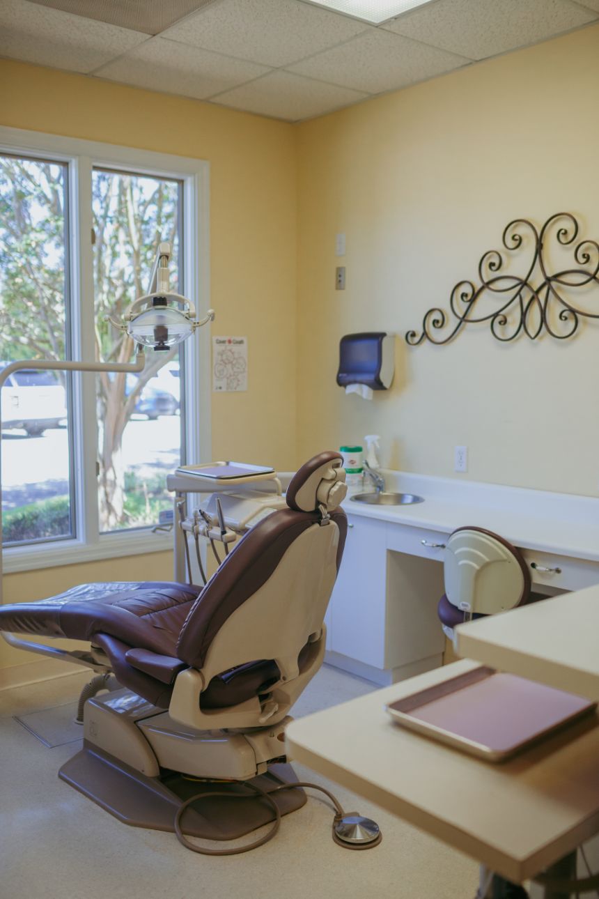 River Oaks Advanced Dentistry | Oral Exams, Emergency Treatment and SureSmile Aligners