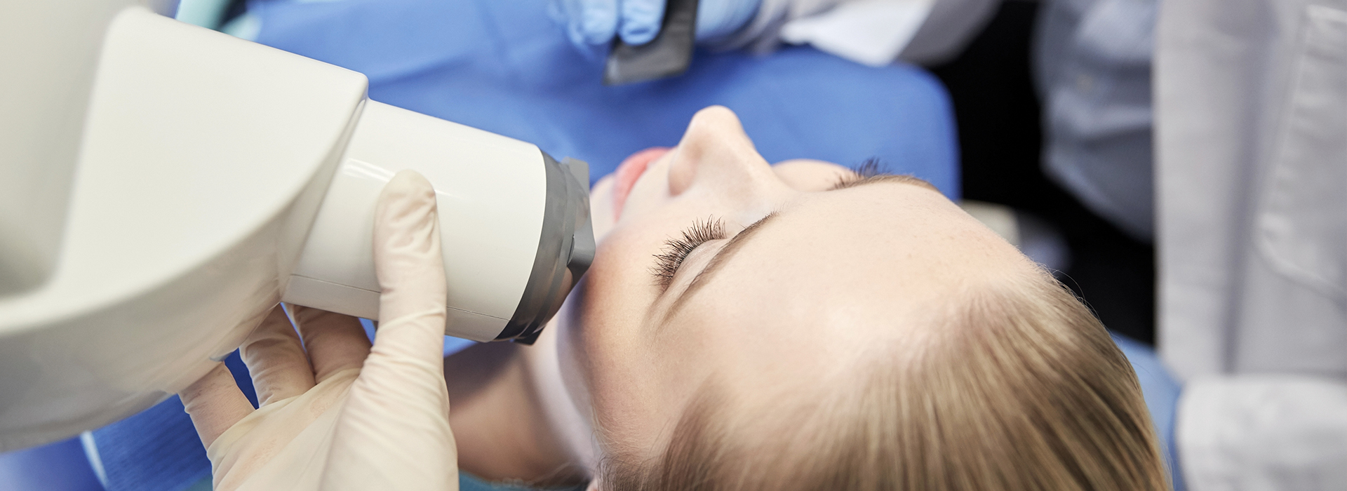 River Oaks Advanced Dentistry | Extractions, Oral Exams and VELscope reg  Cancer Screening